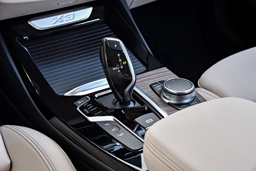 Детали интерьера BMW X3 xDrive30d xLine (G01) 2017 года  (WW) (фото 131 из 178)